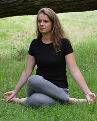 Professeur Yoga YOGA HYPNOSE ANGERS Rose